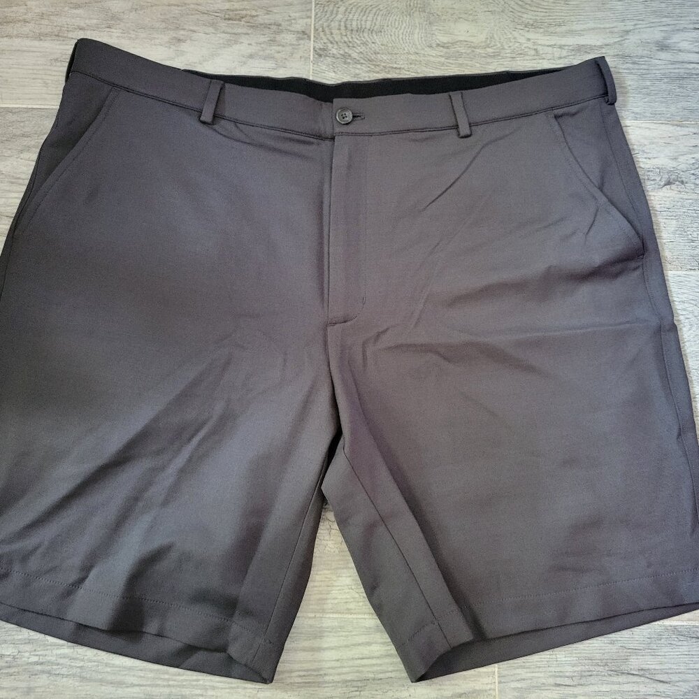 Greg Norman Performance Shorts Men's 40 Black Stretch Golf Athleisure Shorts NWT